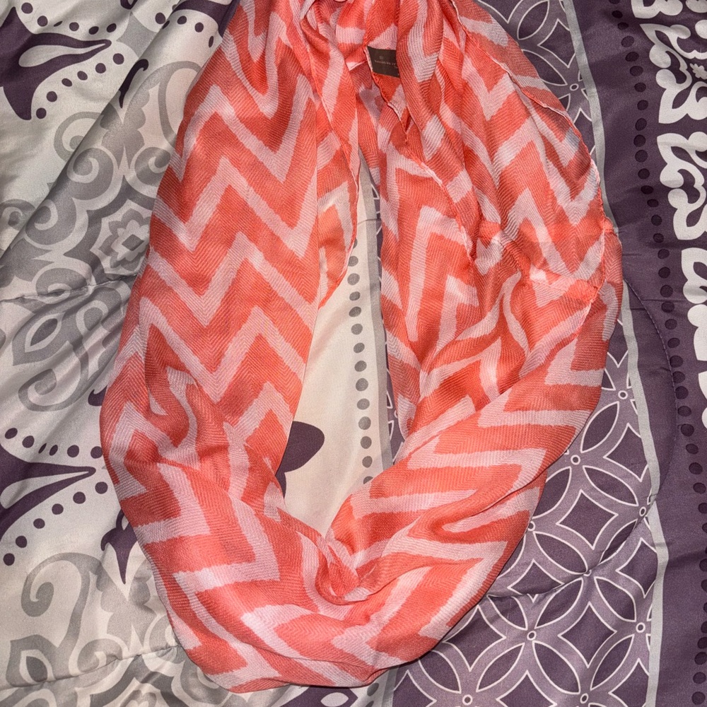 Chevron Patterned Scarf in Coral and White